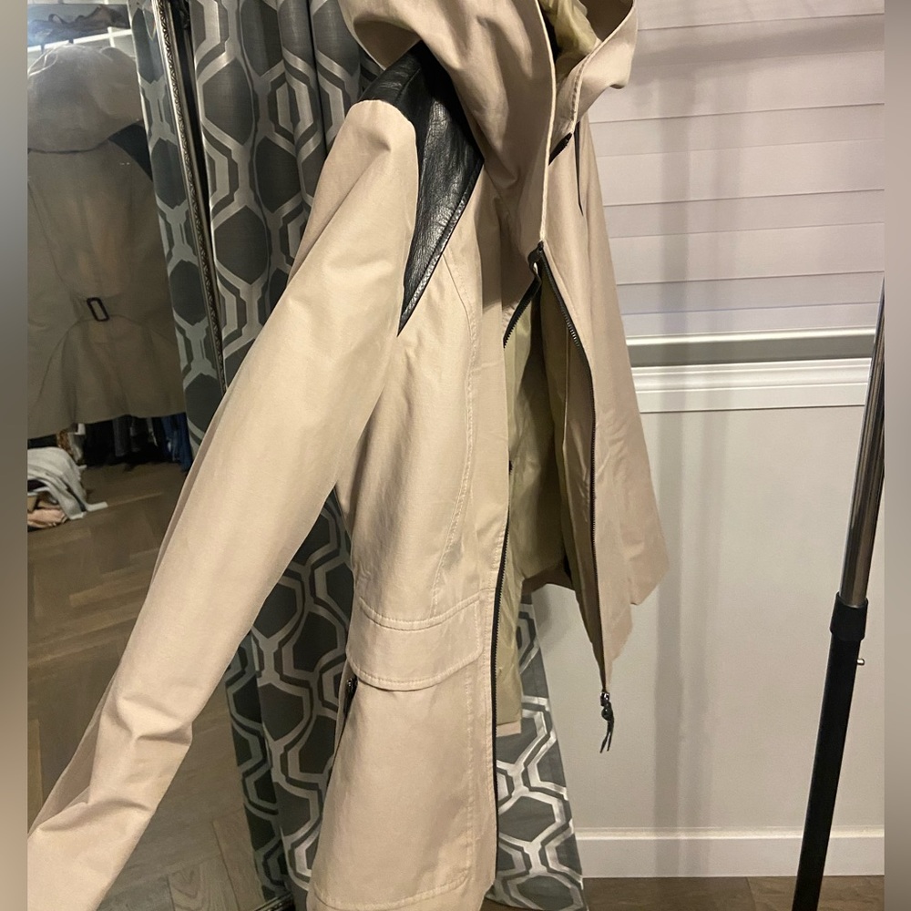 Mackage spring jacket. Size medium. - Picture 2 of 7